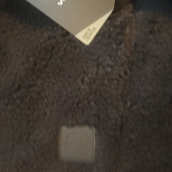 NWT Men's Volcom Jacket. "Runtime Error" Black Faux Fur Sherpa Zip Up - Picture 2 of 10
